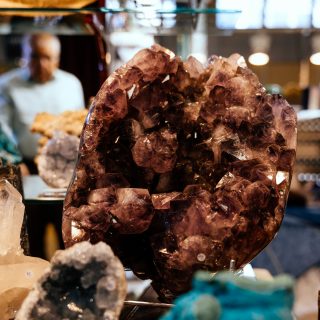 ✨ Impressionen zu den kommenden Edelsteintagen 💎
Faszinierende Mineralien, funkelnde Edelsteine und außergewöhnliche Schmuckstücke erwarten euch! Taucht ein in die Welt der Kristalle und entdeckt einzigartige Schätze aus aller Welt.
📍 25.+26.07.26 – Bodenseeforum Konstanz
📍 5.+6.09.26 – HCC Hannover
Wir freuen uns auf euren Besuch! ✨
#Edelsteintage #Mineralienbörse #Edelsteine #Kristalle #Schmuckliebe #Mineralien #Gemstones #CrystalLove #Handgemacht #Schmuckdesign #Edelsteinliebe #Konstanz #Hannover #Bodenseeforum #HccHannover #Mineralienesse #Kristallenergie #Heilsteine #Schmuckstücke #Glitzerliebe #Edelsteinmesse #BeautifulStones